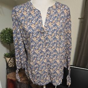 Chic Floral Women's Blouse in Navy and Beige
